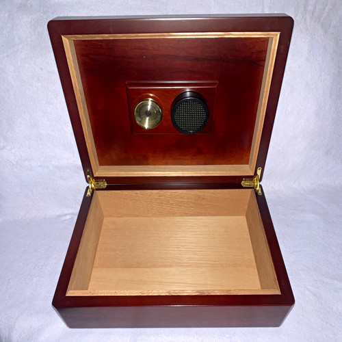 Wood cigar humidor - humidor, box
