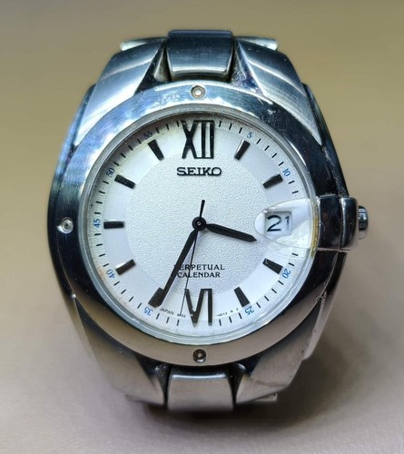 Orologio calendario perpetuo