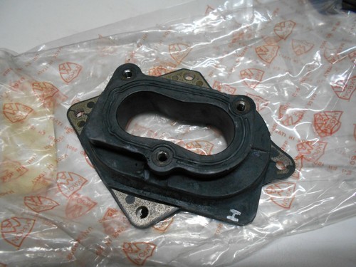 Raccordo supporto carburatore