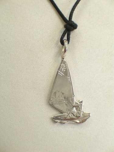 Windsurf ciondolo in - :,