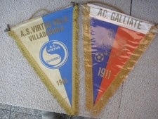 LOTTO DI 2 GAGLIARDETTI CALCIO:A.S.VIRTUS VILLADOSSOLA 1945/A.C.GALLIATE 1911