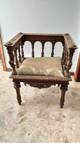 Poltrona poltrincina - , a