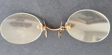Antico occhiale pince-nez primi del 900 con custodia originale ottica oculistica