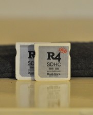 2 schede R4 3DS-DSi NON TESTATE