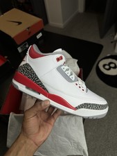 Air Jordan 3 rosso fuoco 2022