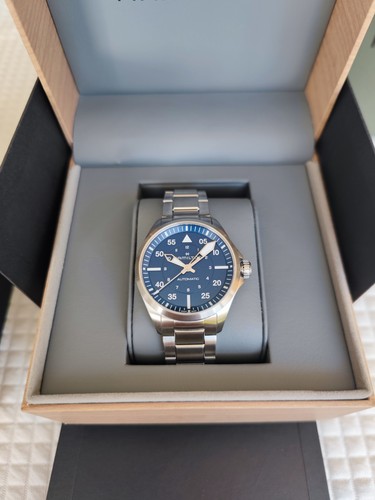 Hamilton khaki aviation - hamilton, pilot