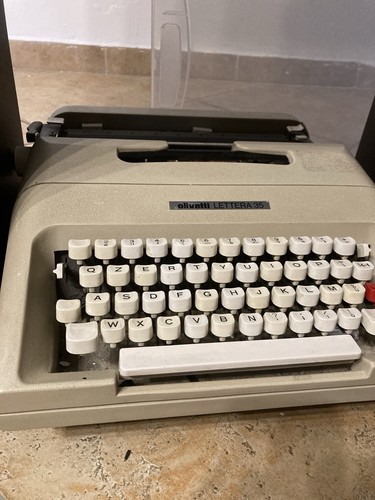 Macchina scrivere olivetti - da,