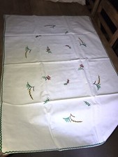 Runner centro tavolo Con Ricami Fatti A Mano Di Vischio Rosso Giallo Natale ?