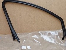 Modanatura telaio finestra porta anteriore sinistra Vauxhall Astra J 10-2015 13303968 originale