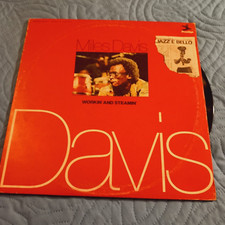 Dischi vinile 33 giri  MILES DAVIS  doppio, old release.  VV