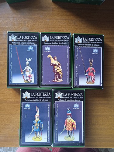 Lotto cinque cav medievale - di,