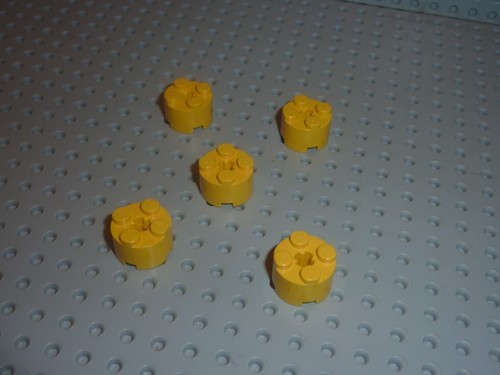 Lego yellow brick - brick, round