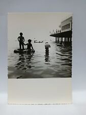 Anzio famiglia al mare con canotto gonfiabile luglio 1963 foto originale 