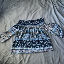 Tezenis Blusa Boho, Fuori