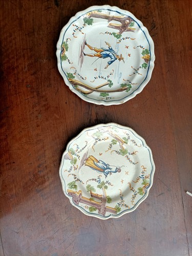Pair majolica plates 700 - of,