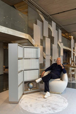 Grande Enciclopedia Giorgio Armani_Treccani con libreria Giorgio Armani