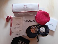 Chanel Make Up Beauty Case Trousse Set Box Camelia Bracciale Vip Gift Charm 