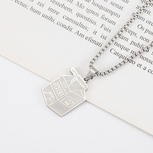 Collana con ciondolo - , porta
