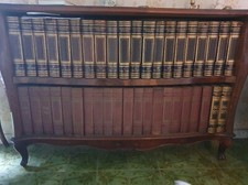 Mobile in noce scuro 140×100×40 incluso Enciclopedia Treccani completa ed. 1932 