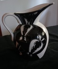 Brocca in bianco-nero delle