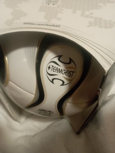 Adidas teamgeist match ball - adidas,
