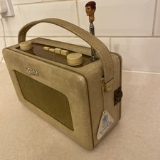 Roberts Revival R250 FM radio