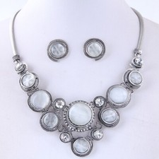Set collana e orecchini opale