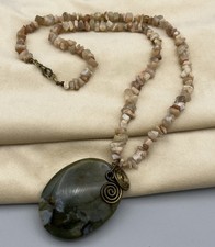 Collana con ciondolo