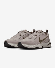 415445-200 Nike Air Monarch IV