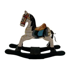 Cavallo a dondolo vintage in