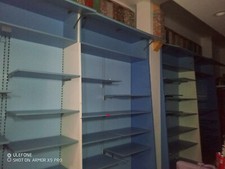 STUPENDO ARREDO NEGOZIO A SCAFFALI PERVINCA IN LEGNO E METALLO A MURO MODULARE 