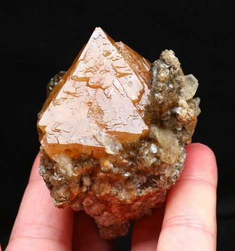Scheelite ottaedrica gialla