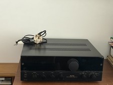 Amplificatore stereo integrato