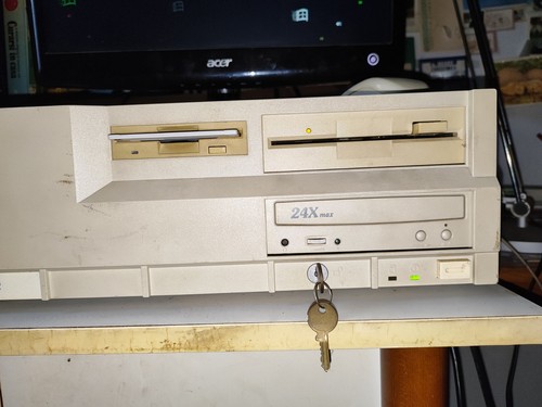 Computer ibm 486dx2 - computer,