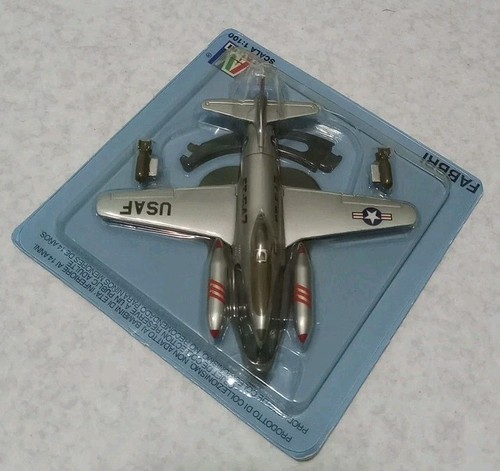 Modellino aereo militare - aereo,