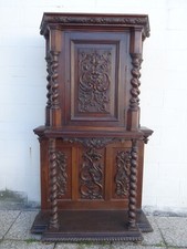 Piccola Sacrestia in noce noce