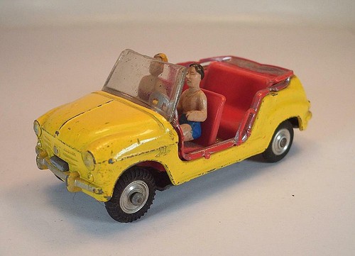 Corgi toys 242 fiat 600 - toys,