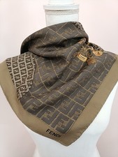 Fendi, foulard in seta