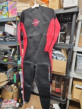 Tuta bagnata subacquea