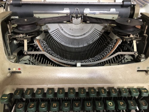 Macchina scrivere facit - macchina,