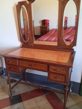 Petineuse antica con tre specchi smontabili, da bagno