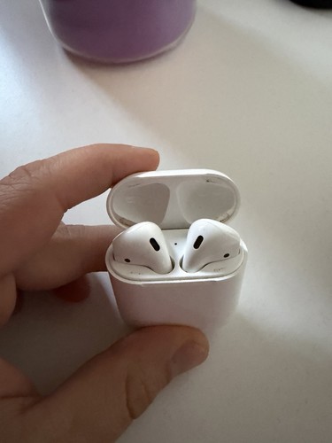 AirPods