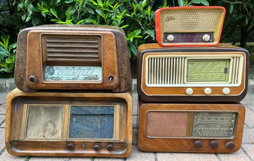 Vari modelli radio epoca - di, d'epoca