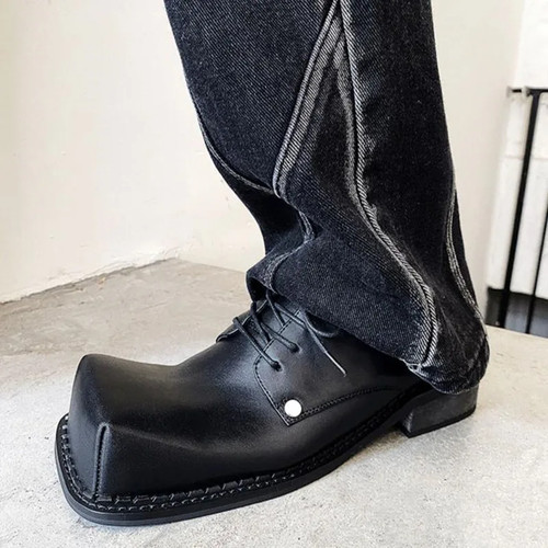 Scarpe uomo testa quadrata