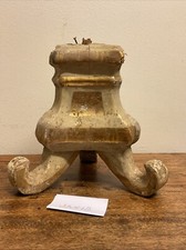 Antico frammento base di