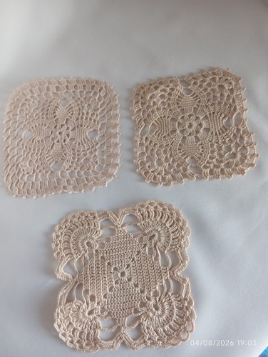 Pizzi beige uncinetto - pizzi,
