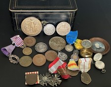 Antico cofanetto medaglie