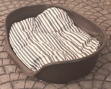 Cuccia-Lettino-Cesta per cani in plastica completa di materassino