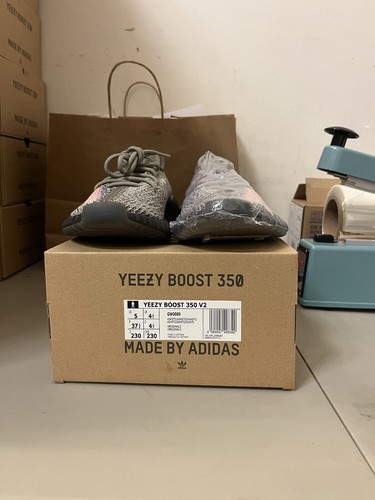 Taglia adidas yeezy boost - taglia,