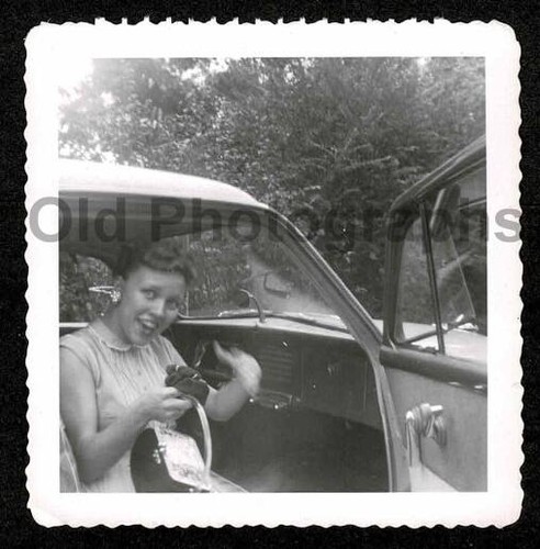 Donna portiera auto aperta - auto, che